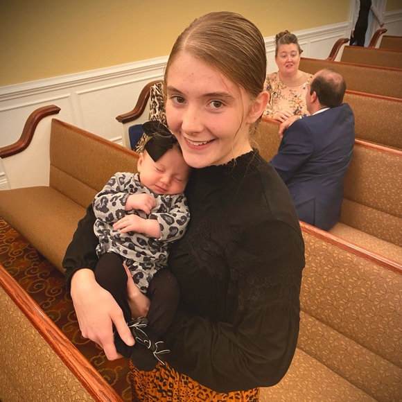 Meet your Posher, Lauren - Picture 3 of 12